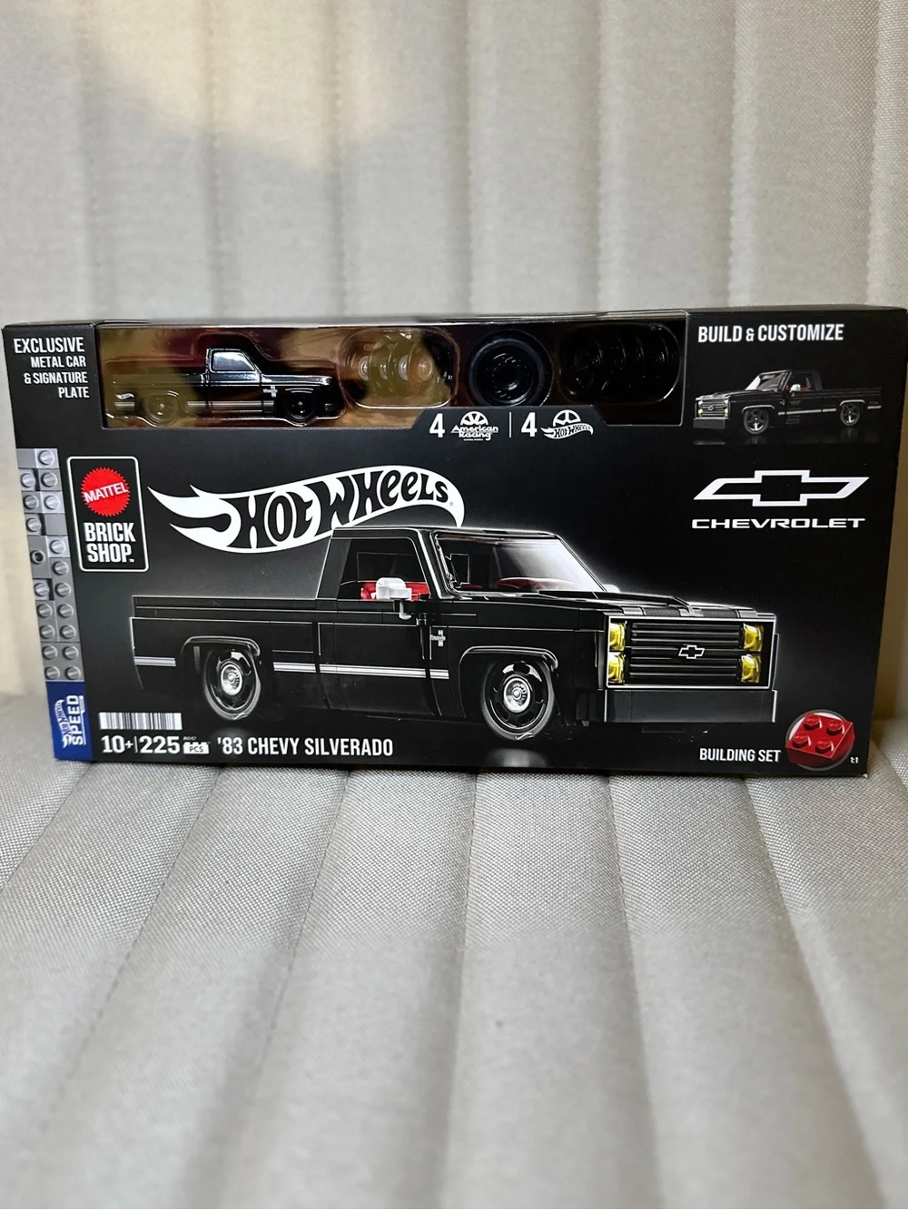 Hot Wheels Mattel '83 Chevy Silverado Black Brick Shop Building Set